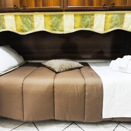 Appartamento La Casa Di Nancy Next Plebiscito Napoli Esterno foto